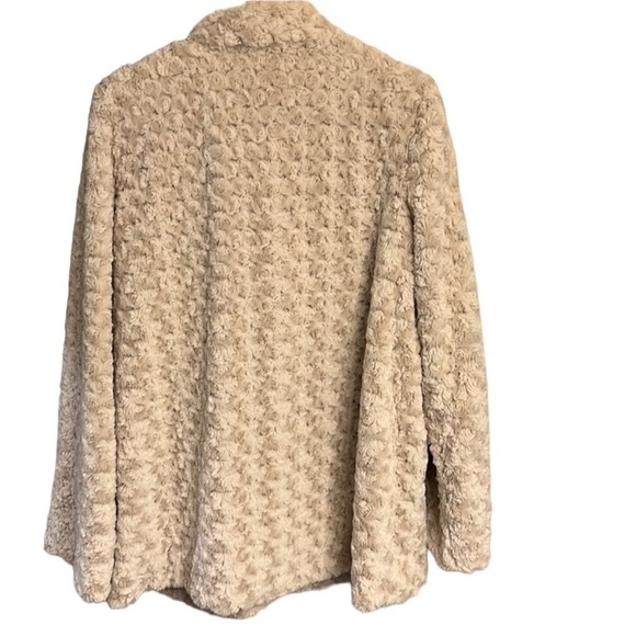 DENNIS BRASSO Faux Fur 1 Button Closure Coat in Alabaster Size Large - Picture 2 of 8